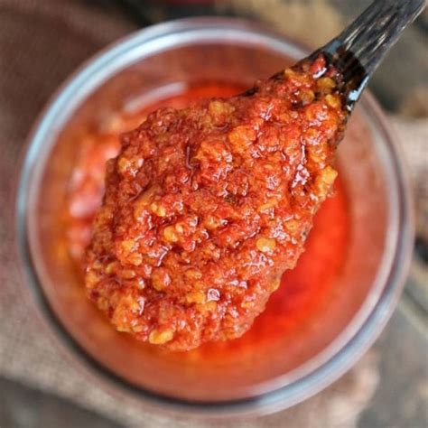 1/2 sendok teh kaldu bubuk atau penyedap rasa Resep Sambal Balado Padang Asli Serbaguna : Bahan Bumbu ...