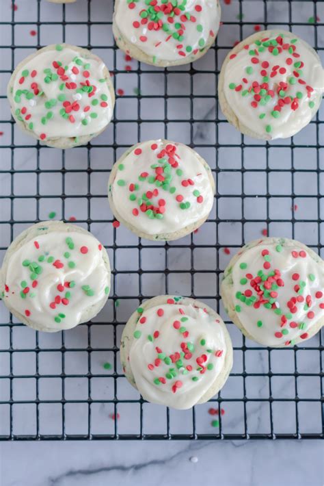 Form dough into small balls (about 1 tbsp.), and drop into a bowl of. Christmas Sugar Cookies - Lemon Peony