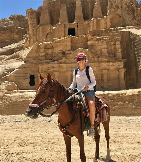 Γεννήθηκε στις 3 οκτωβρίου του 1981 στην καλαμάτα. Γιούλικα Σκαφιδά: Το μαγευτικό ταξίδι στην Ιορδανία! pics