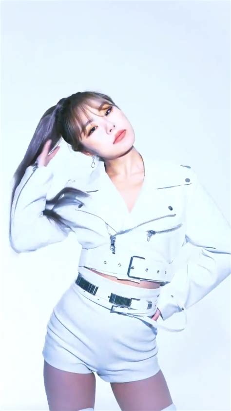 Moonbyul (main rapper, main dancer). MAMAMOO Members Profile (Updated!)