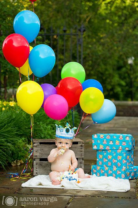 I wanted to under ocean theme for my 3yr old baby. 1 year birthday photo shoot with balloons and cake ...