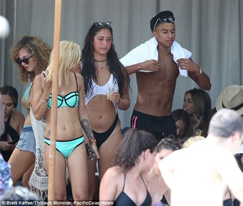 All posts tagged jesse lingard. Manchester United ace Jesse Lingard parties with bodacious ...