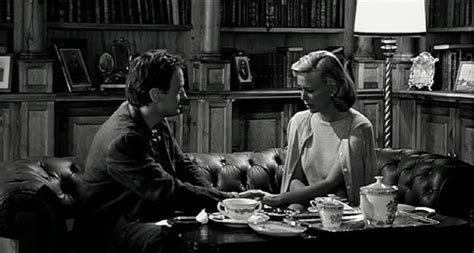 Una historia en blanco y negro que relata una película íntima, con unos personajes muy. You're the one. Una historia de entonces. | Historia, The one