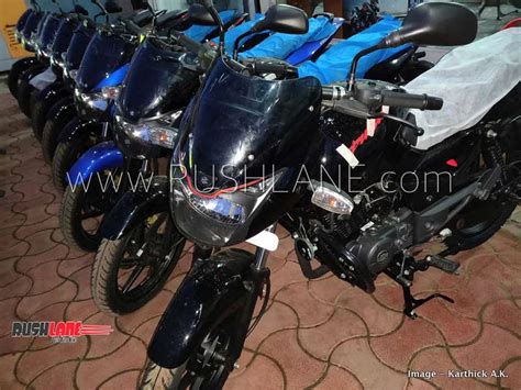 Back in 2000, when pulsar 150 was launched it revolutionized the indian bike market. New Bajaj Pulsar 150 with Red logo, grab rail - Spied at ...