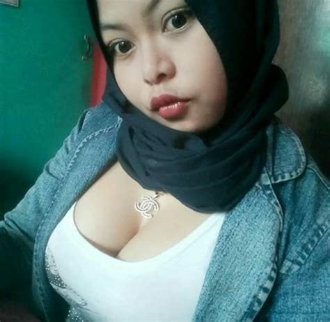 Seperti fitur auto follow, auto like, auto komentar, auto video views, auto voting story, dll. HOT HIJAB GIRLS IN ACTION | ALL ABOUT INDONESIAN GIRLS