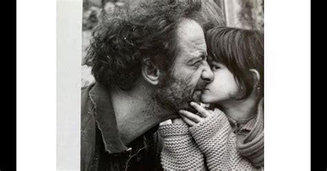 Suzanne lindon is a french actress, filmmaker, director. Suzanne Lindon avec son père, Vincent Lindon, sur ...