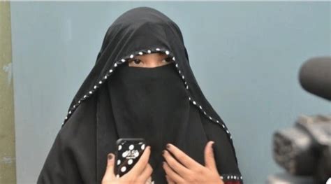 Indadari #obsesi #santet indadari diteror benda misterius. Indadari Alami Muntah Darah Saat Berdakwah Hingga Didatangi Binatang Aneh | NESIATIMES.COM