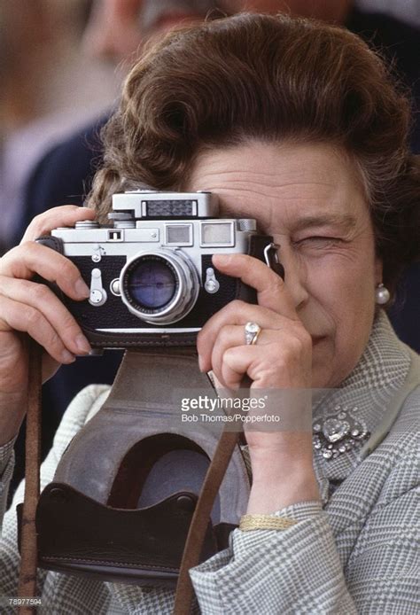 Half sovereign coin queen elizabeth 1982 | ramsdens jewellery. British Royalty, Windsor, England, May 1982, Queen ...