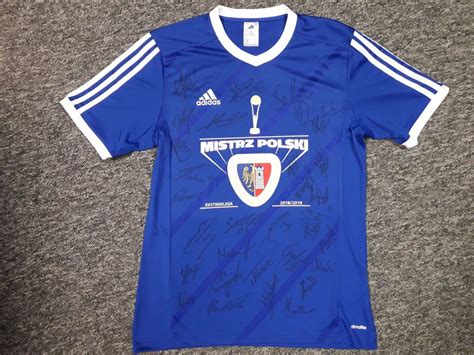 16 na stadionie przy okrzei. Koszulka Piast Gliwice MISTRZ POLSKI z autografami ...