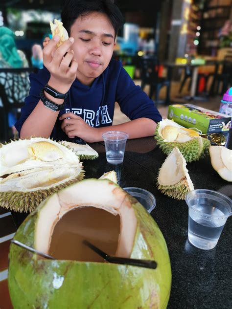 Makanan western di sini sangat sedap dan harganya juga berpatutan. blog cik ina do do cheng: Khuntai , kedai makan Thai sedap ...