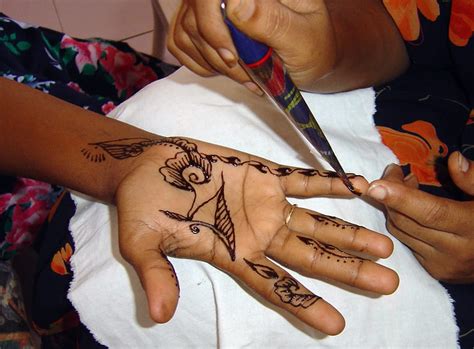 A henna tattoo is a type of a tattoo that is usually temporary. Professional Henna Tattoo Artists for Hire in Austin | EPIC