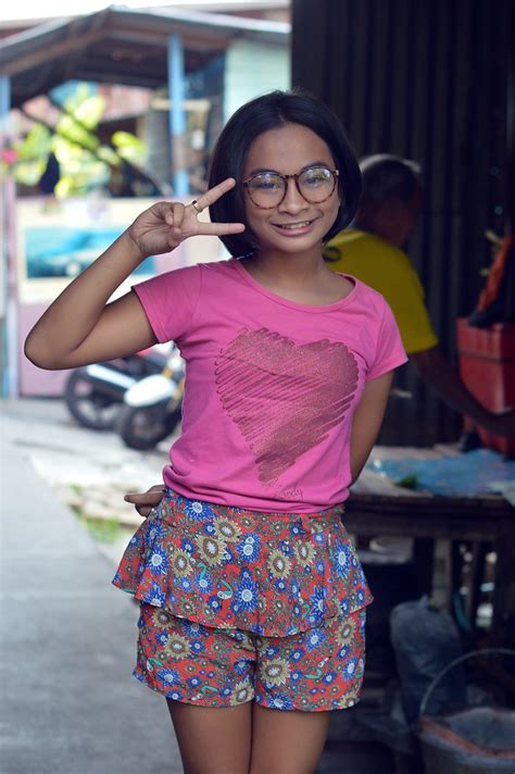 This page is specific to jailbait. pretty preteen girl with glasses | the foreign photographer - ฝรั่งถ่ | Flickr
