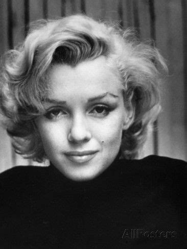 Un corps pupleux simplement magnifique!!! Sublime Marilyn | Cheveux marilyn monroe, Photographie de portraits, Portrait noir et blanc