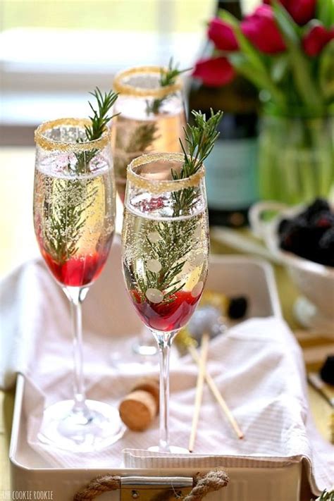 ʃɑ̃paɲ) is a french sparkling wine. Christmas Champagne Drinks - Holiday Champagne Cocktails ...