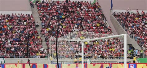 Ubicado entre las calles 72 y 74 con carreras 44 y 46, fue construido en 1934 para albergar los juegos atléticos nacionales de 1935. RECOMENDACIONES PARA EL PARTIDO JUNIOR vs ATLÉTICO HUILA ...