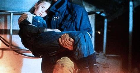 Netflix und drittanbieter verwenden cookies und ähnliche technologien auf dieser website, um netflix unterstützt die prinzipien der digital advertising alliance. Gefangen im Feuer - Filmkritik - Film - TV SPIELFILM
