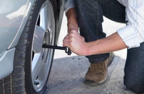 Arrive at your holiday destination safely this season with the quickest and easiest way to repair an emergency flat tire. How to Fix a Flat Tire | Goodyear