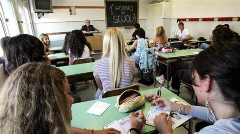 Scuole scuole secondarie di ii grado: Scuola, lo spreco del concorsone: costerà 150 milioni ma è ...