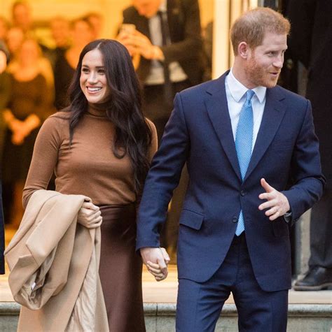 Prince harry soon followed and the sussex royals began their. Harry & Meghan release picture with red-haired Archie and ...
