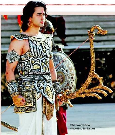 Pria yang memulai debutnya pada tahun 2004 itu sudah membintangi banyak serialm dan mahabharata adalah serial terbarunya. Asian Stars: 7 Wajah Asli Pemeran Utama Pria Serial ...