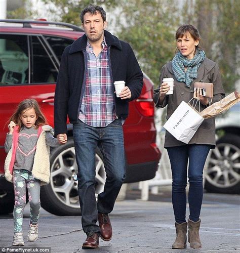 Ben affleck also has a face. Jennifer Garner & Ben Affleck with their daughter ...