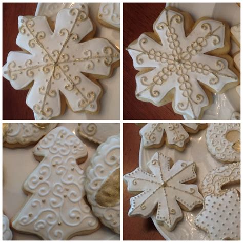 Archway cookies is an american cookie manufacturer, founded in 1936 in battle creek, michigan. Gold & White Vintage Christmas Cookies - CakeCentral.com