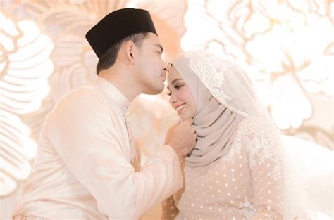 Tahniah buat pelakon wanita, ummi nazeera dan juga suami kerana telah selamat melahirkan cahaya mata pertama mereka, ayra aneesah yang selamat dilahirkan pada 22 ogos lalu. Ummi Nazeera Nikah Awal Dari Tarikh Dijanjikan - Hiburan ...