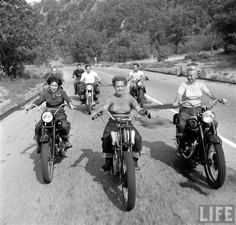 Gallery of the best girls with motorcycle pictures follow us! 1940s Bike Girls: Fascinating Photos of Female ...