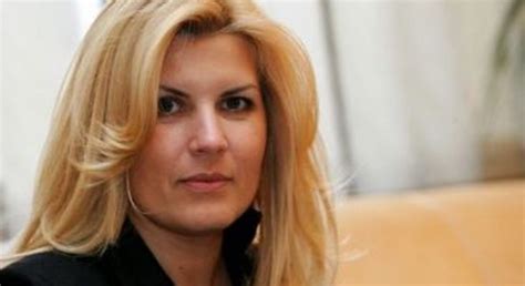 Elena udrea de 19 ani, precizăm faptul că nu este nicio legătură între elena udrea, victima lui florea râmaru, tatăl celebrului asasin ion rămaru, şi politicianul elena udrea, femeie de serviciu la imobilul. Motivul pentru care Elena Udrea nu poate face SEX în arest