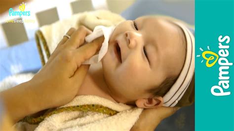 Bathing your baby — seems like an instinctive part of newborn baby care, but when you stop and think about it, do you know how to give a newborn a sponge bath? maxresdefault.jpg