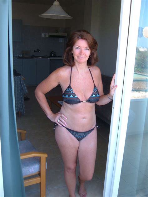 Sweet teen with wise milf. Pretty mama : maturemilf