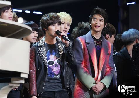 Le luci della ribalta si accendono per la prima volta su luca argentero 15 anni fa (altra ricorrenza importante di questo 2018 per lui). HQ PICS 121228 Minho, Taemin - KBS Gayo Daechukje (4P ...