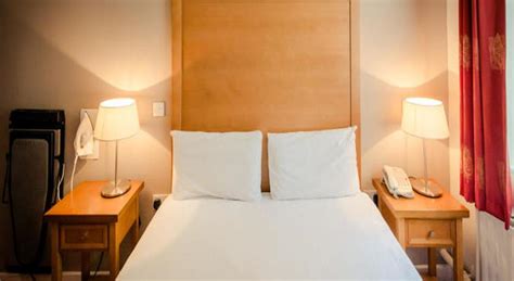 All 50 rooms are spread over 4 floors. Editor Picks: Cheap Hotels in Cork, Ireland