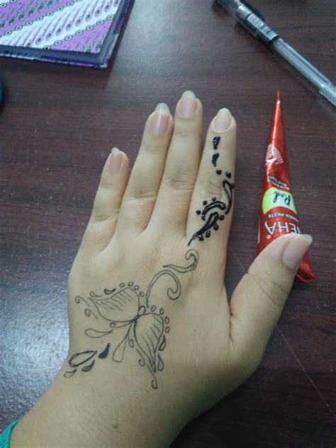 Gambar nail henna di tangan terbaik download now henna tangan cantik. Gambar Henna Tangan Kupu Kupu - AR Production