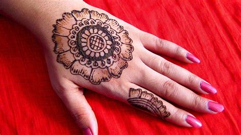 Henna tattoos are to go for in case you wish to try some designs before getting the same tattoo and not only. Tattoo and Mehndi Designs - Rajasthani Hathphool Design ...