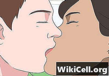 Semoga kamu menemukan kata kata yang pas untuk menggombal pasangan atau tersayang kamu ya. Kartun Ciuman Gambar Orang Ciuman Dan Kata Kata Romantis ...