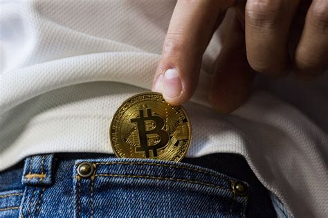 Bitcoin investors may be having a field day due to the cryptocurrency's soaring price but those wanting to send the coin won't be too pleased: How to buy and sell Bitcoin without fees - Norge ...