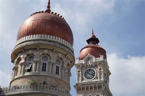 The building bears moorish influences with a blend of local culture and british styles. Sultan Abdul Samad Building, Kuala Lumpur