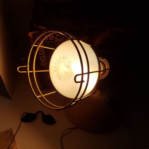 Tanning lamps are installed in a tanning bed, tanning booth, tanning canopy or free standing single bulb tanning unit. Vintage GE Deluxe Time A Tan Sun Tanning Lamp Goggles Papers Tested Works Good #GE | Sun, Paper ...