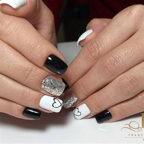 Uñas negras y acento uña con brillos nails en 2018 pinterest. Pin en Uñas