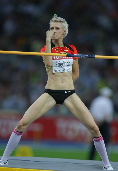 High jump college women #2 zoom slow motion. Ariane Friedrich| BRAVO