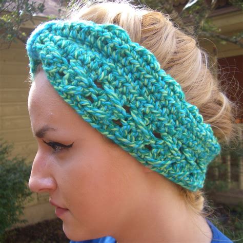Looking for some great free crochet headband patterns? Crochet Parfait: Turbanesque Headband