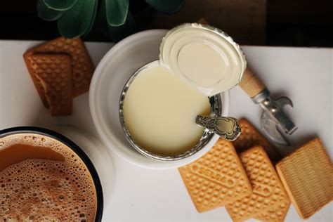 Oleh karena memiliki masa simpan yang cukup lama, susu evaporasi dapat menjadi pilihan yang baik ketika moms ingin membeli susu dan menjadikannya stok susu untuk di rumah. Susu Kaleng Evaporasi Adalah : Jual Sunbay Susu Evaporasi ...
