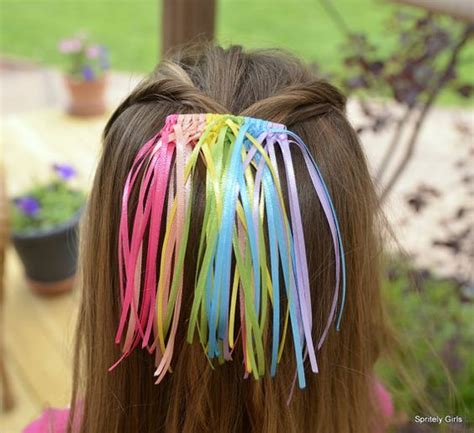 Parents already know their daughters will be requesting it once schools go on break. Pin de Kelly Beekman DeSchepper en DIY | Moños para el cabello de boutique, Lazo pelo niña ...