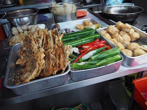 Aside from the usual sales of fresh meat and produce, imbi market is a food paradise hidden in the kuala lumpur city centre concrete jungle. Breakfast at Imbi Market, Kuala Lumpur | Charlie, Distracted