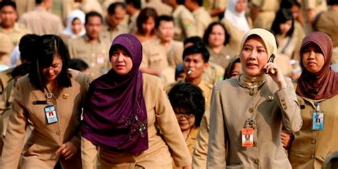 Tetapi masalahnya, semua orang termasuk pesaingmu juga tidak merasakan kesulitan mengerjakan soal ini. CPNS KALTARA: Ini Daftar Pelamar Yang Berhak Ikut Tes ...