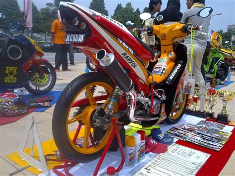 Can reach top 150km/j (superman he3) but recently got problem with the carburetor need to change already condemned. irwanmiswan: yamaha lagenda ujang repsol muar mari!!!!!