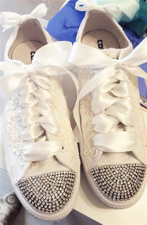 Scegli le scarpe da sposa che preferisci a busto arsizio. Come scegliere le scarpe da sposa: tanti consigli per ...