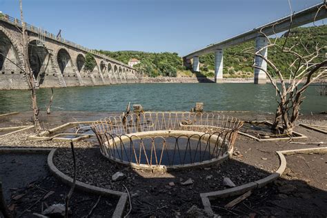 Das ist ein breiter und tiefer see. das Haus im See (3)... Foto & Bild | architektur, lost ...