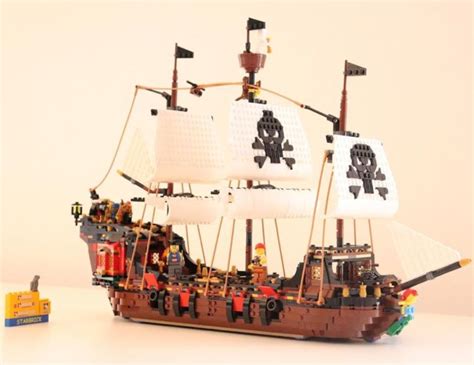 Swashbuckling adventures await pirate fans in the lego creator 3in1 pirate ship (31109) toy. LEGO Creator 31109 Pirate Ship : le bateau pirate en ...